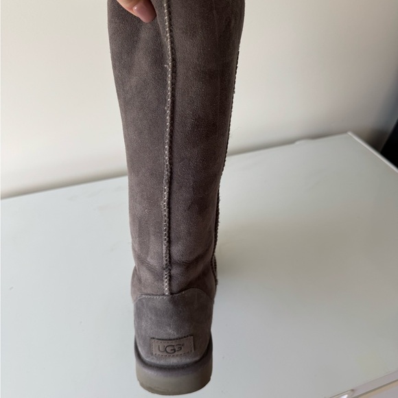 UGG BOOTS gray - Picture 2 of 3